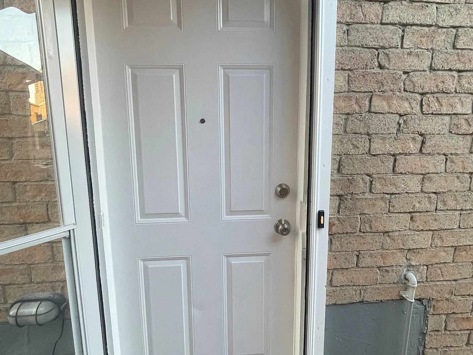 2 bed, $1,900 — Photo 2