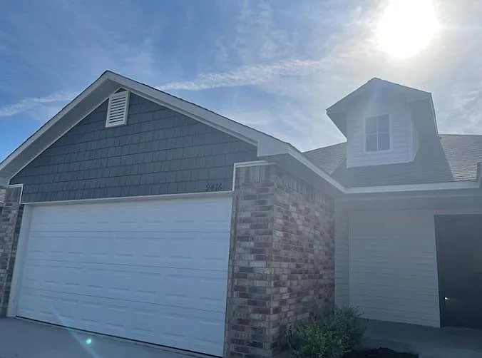 3 bed, 1451 sqft, $2,232 — Photo 4