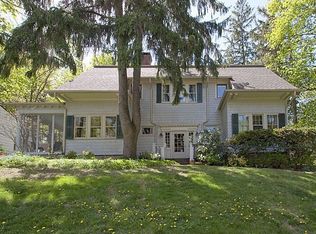 1945 Cambridge Rd, Ann Arbor, MI 48104