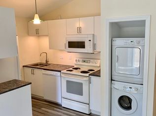 1029 Iyannough Rd, Hyannis, MA 02601