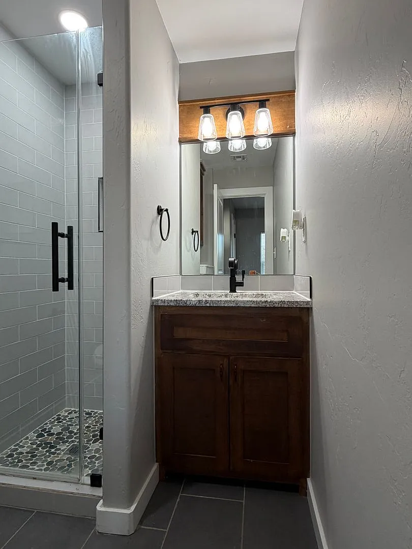 306 G St, Elgin - HOT New Listing! — Photo 3