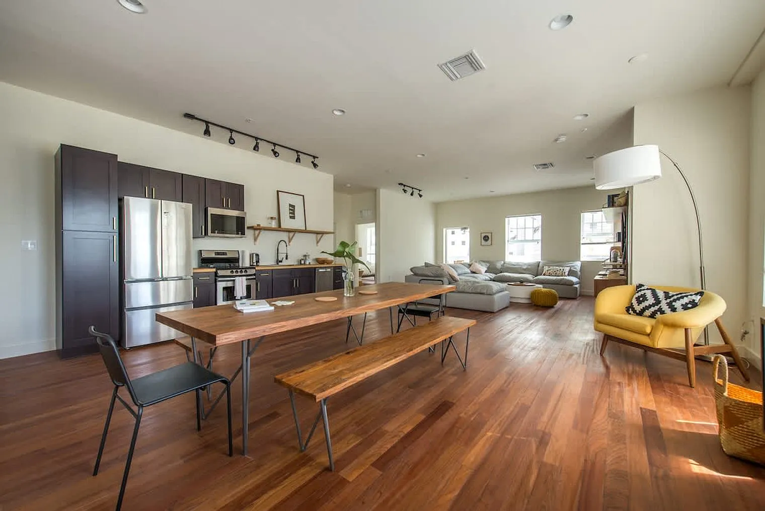 4 bed, 2.0 bath, $27,302 — Photo 1