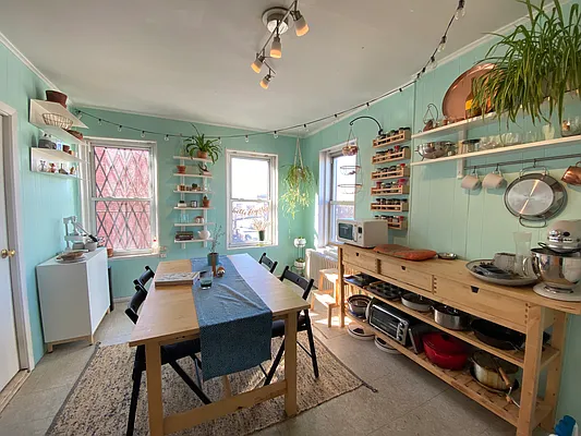 Rented by Realty Collective | media 22