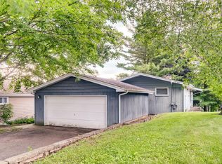 415 South St, Barrington, IL