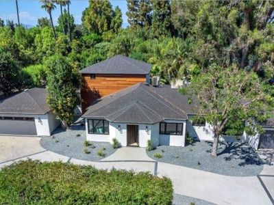 19061 Wells Dr, Tarzana, CA, 91356