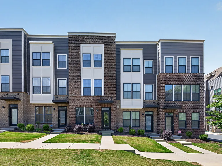 1108 Gleason Way — Photo 1