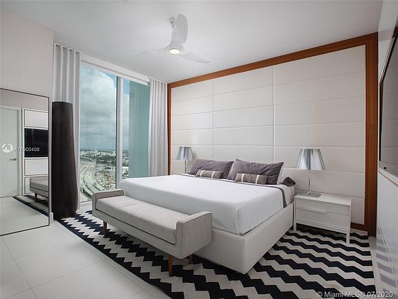 5th image of 1040 Biscayne Blvd APT 2307