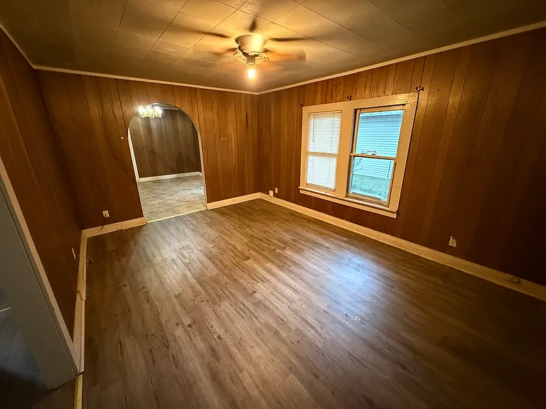 208 Harris St — Photo 5
