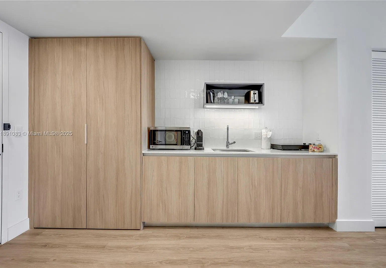 601 NE 1st Ave — Photo 2