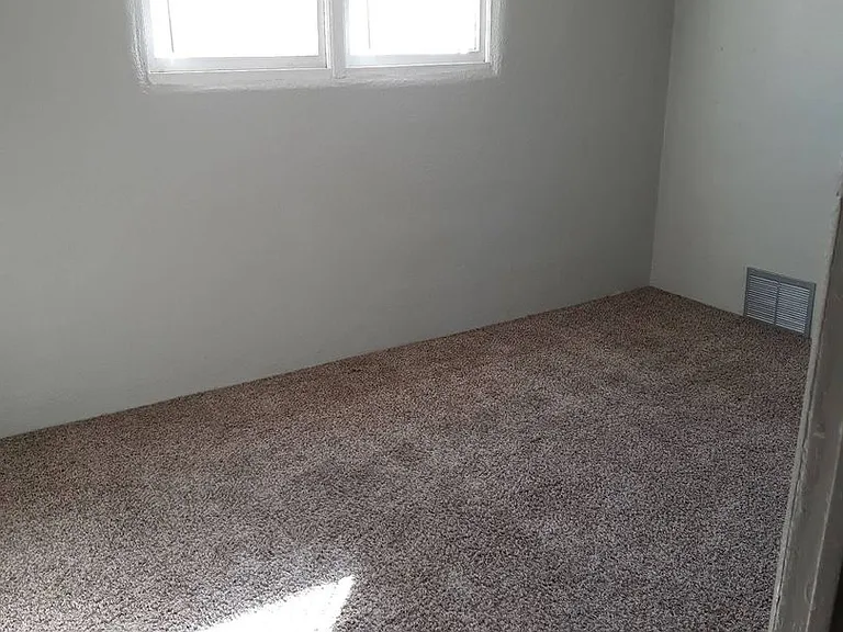 1002-B100 Everett St — Photo 8