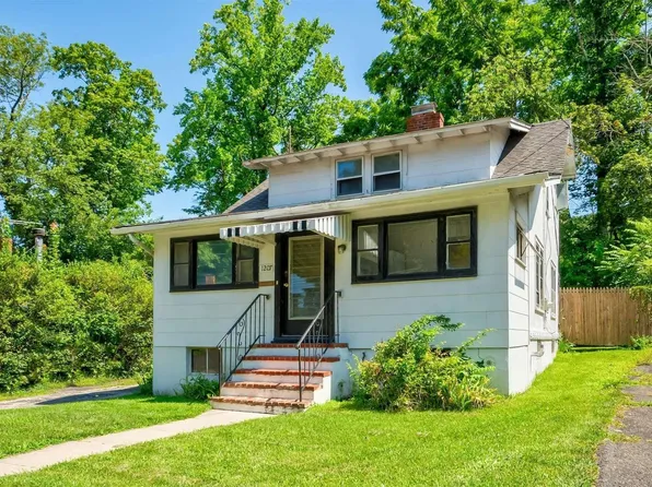 1207 Main Street, Port Jefferson, NY 11777