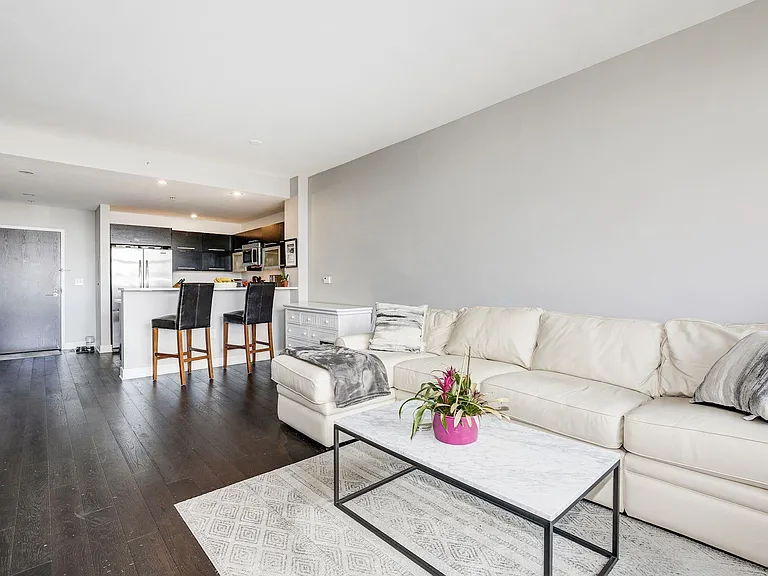 1450 Washington St #702 — Photo 4