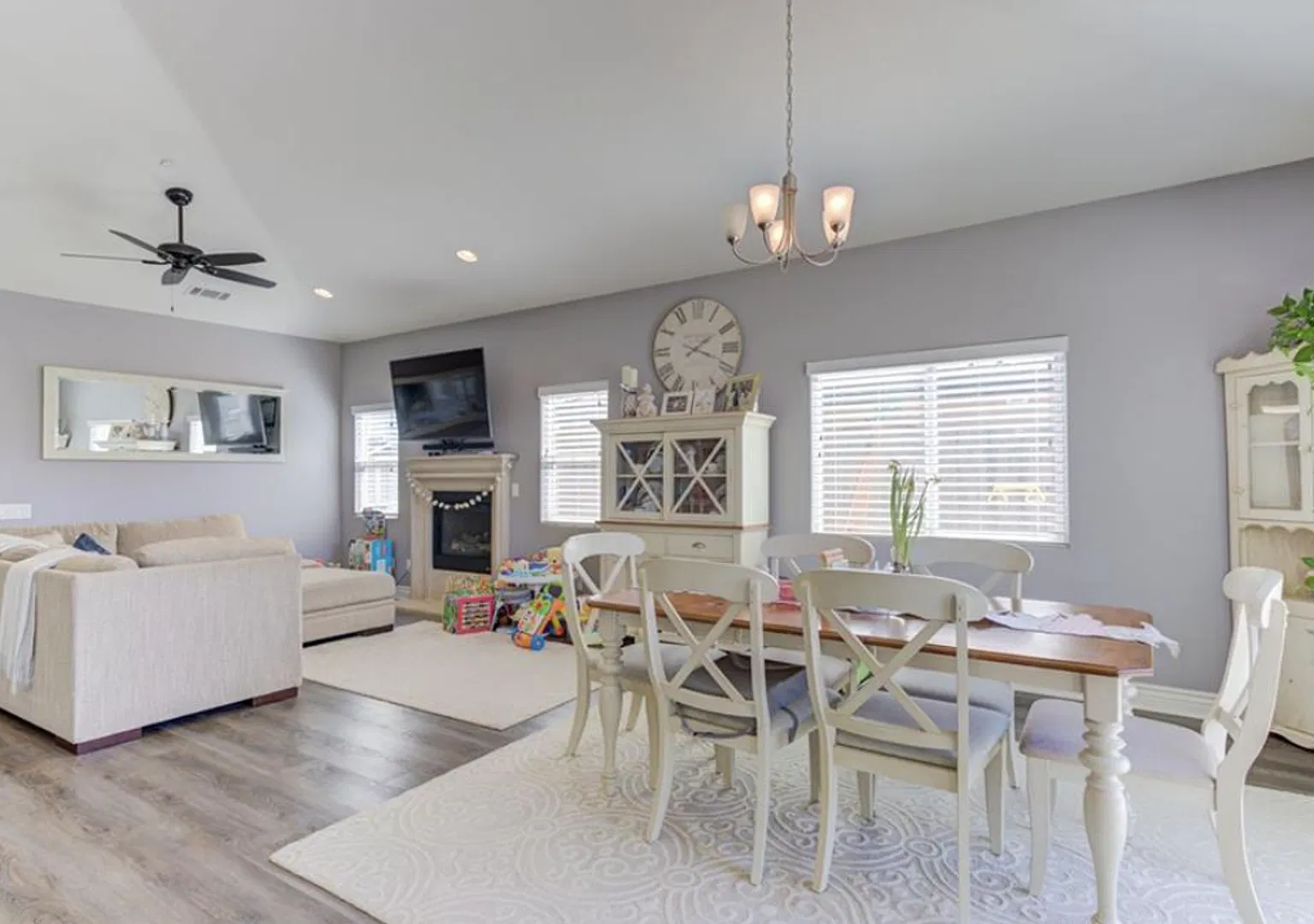 3-Bedroom + Office/Den and a Large Backyard in Legacy at La Ventana — Photo 2