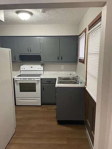 1396 Goodyear Blvd #1 Photo 1