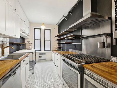 7119 Shore Rd APT 1F, Brooklyn, NY, 11209