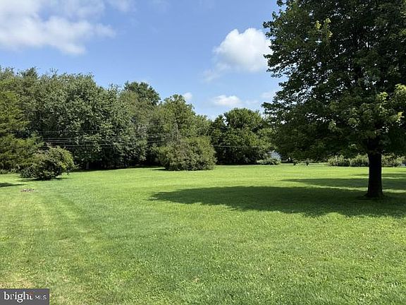 3rd image of 715 Old Wilmington Rd