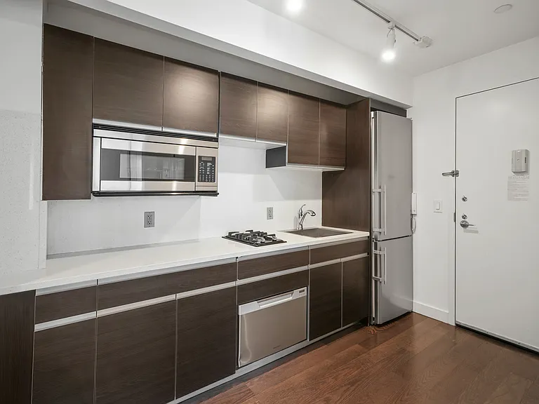116 John St #18009 — Photo 4