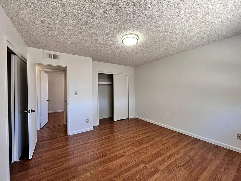 5337 W Richert Ave — Photo 10