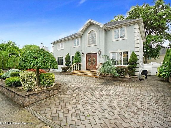 2nd image of 10 Koch Blvd