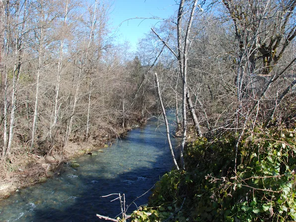 180 Pruden Dr, Grants Pass, OR 97526