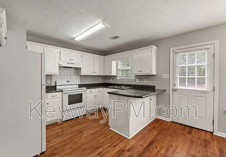 3612 Pebble Creek Dr — Photo 5