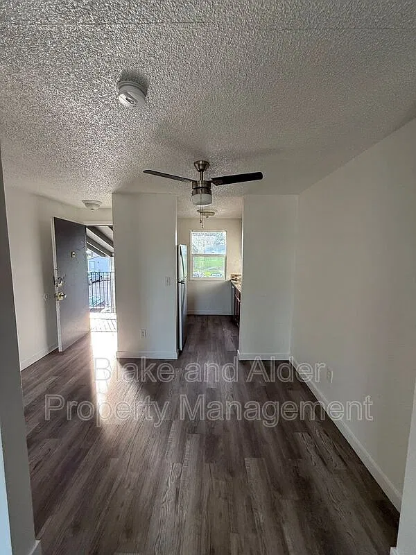 2 bed, 1.0 bath, 750 sqft, $1,295 — Photo 3