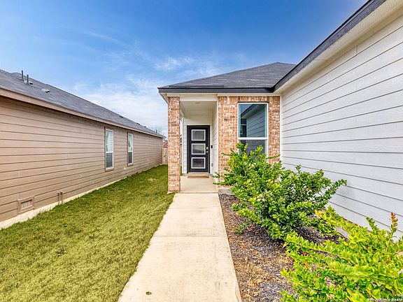 3rd image of 8537 BAREFOOT LN