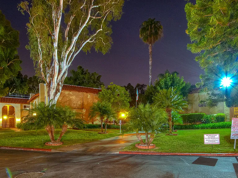 Grande Apartments - Front Entrance