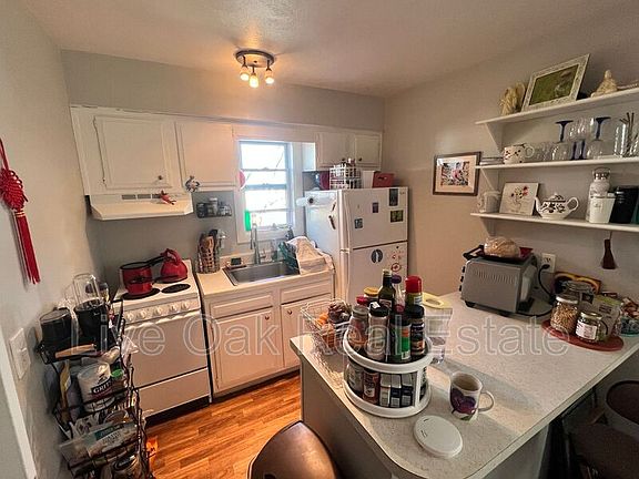4th image of 3236 Arctic Ave