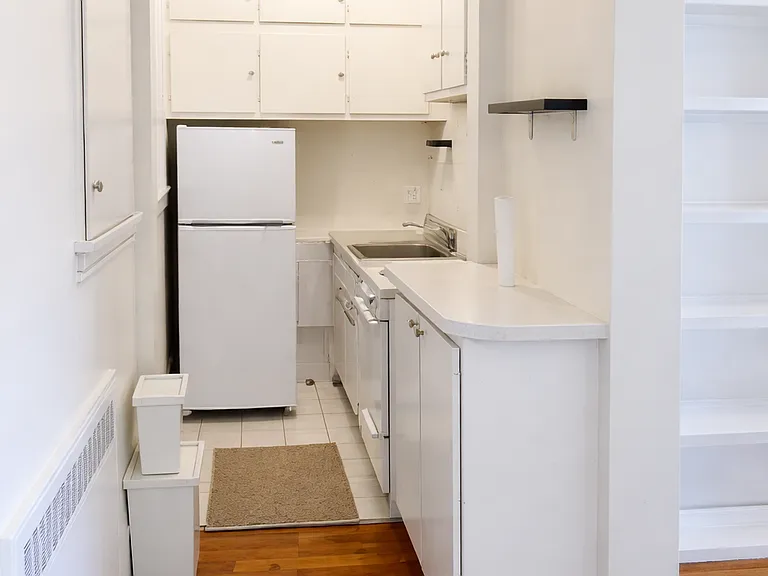 271 Dartmouth St #4K — Photo 3