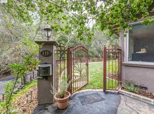 119 Old Adobe Rd, Los Gatos, CA 95032