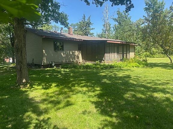 2nd image of 3280 Riverside Dr NE