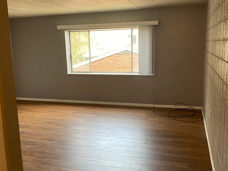 940 Center Ave #1-10 — Photo 6
