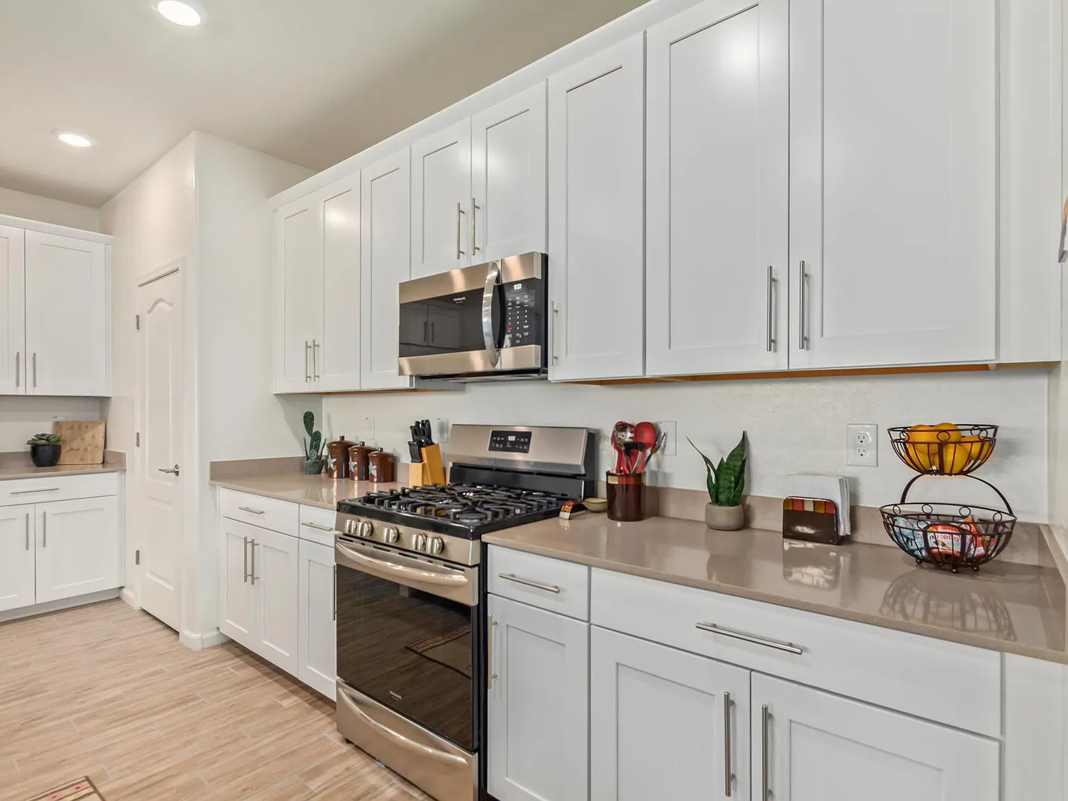 3 bed, 1770 sqft, $3,100 — Photo 3