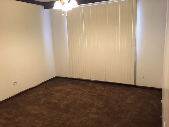 2nd image of 1818 Memorial Dr APT 1