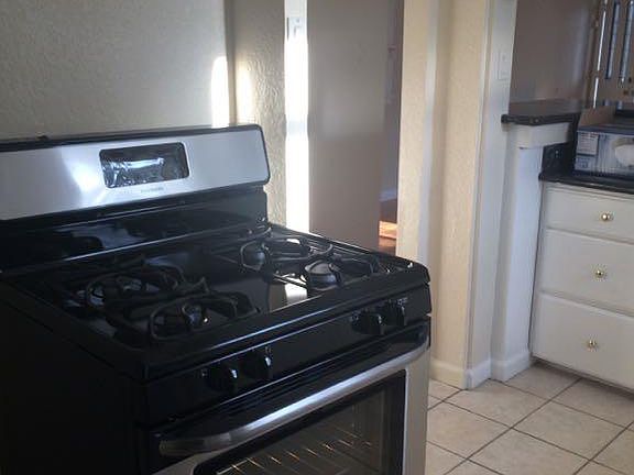 4th image of 2780 Westmoreland Ave