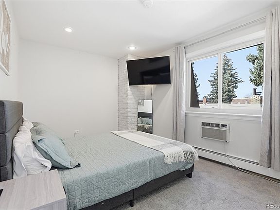 3rd image of 1390 Everett Court #209