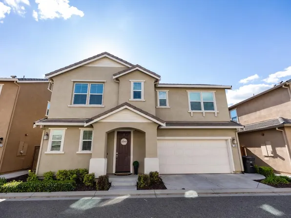 2204 Gallery Dr, Riverbank, CA 95367