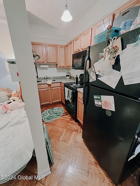 5th image of 36 Spring Street