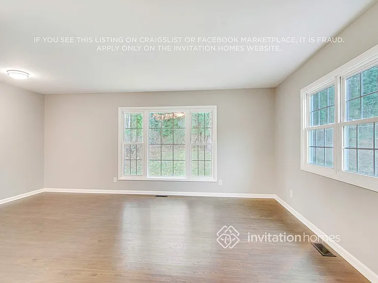 1100 Chatham Ln — Photo 11