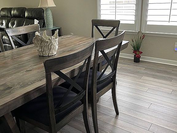 4th image of 37 Broadhaven Dr