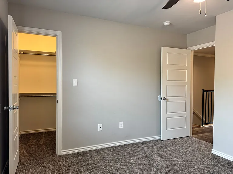 1655 S Kennedy Ave — Photo 12
