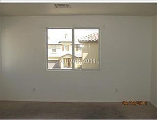 5th image of 8273 New Leaf Ave