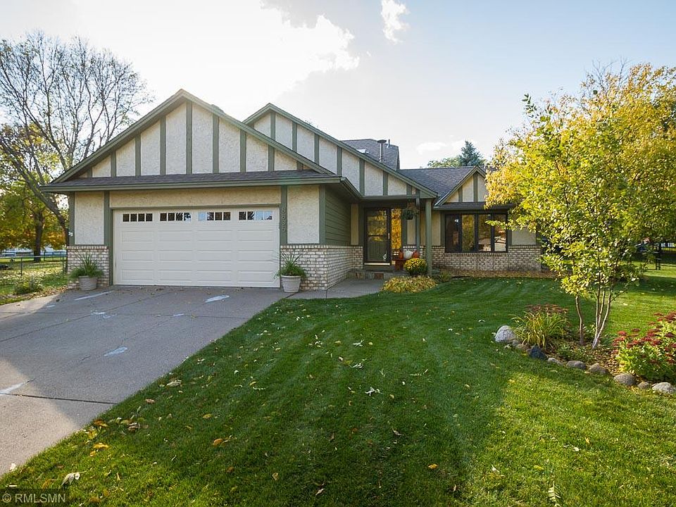 1st image of 8835 Loch Lomond Ct