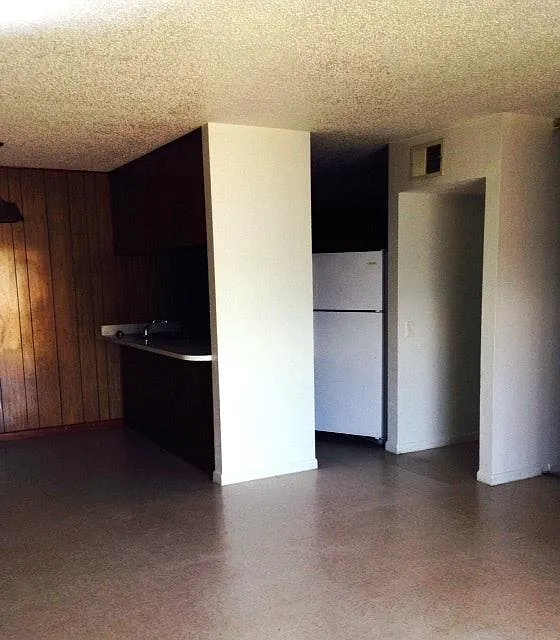 912 7th Street — Photo 2