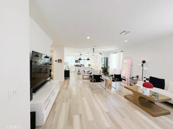 254 N Standard Ave, Santa Ana, CA 92701