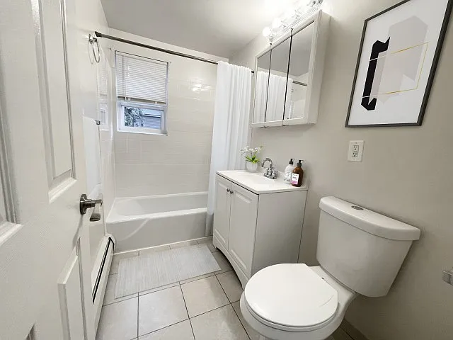711 Farmington Ave — Photo 10