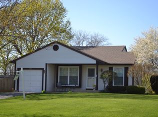 1953 Navarone Dr, Naperville, IL 60565
