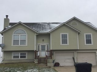 901 Wild Wood Dr, Pleasant Hill, MO 64080