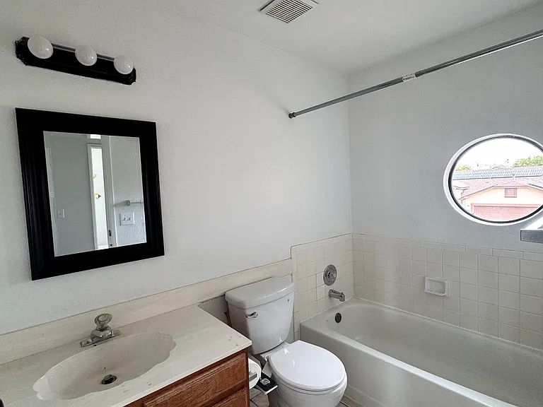 2631 W Camino Del Medrano — Photo 10